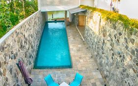 Aj Villa